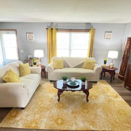 Luxx Guest House, hotel in Milwaukee