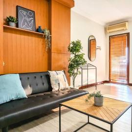 Cottonwood Midcentury Apartment at Majesty 811