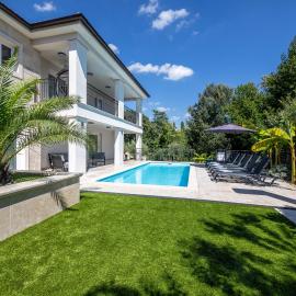 Villa Pafran with heated pool Krk, ξενοδοχείο σε Krk