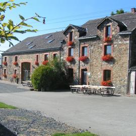 Gite 1 de Renuamont, hotel en Sainte-Ode