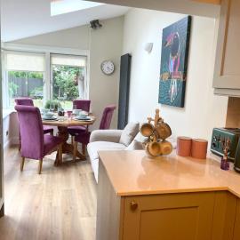 Fashionable Chic Townhouse in D4