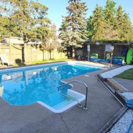 Cozy 3BR Family Getaway - Niagara Pool Oasis