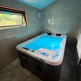 Spacieux chalet à Aywaille, отель в городе Эвай