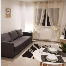 STUDIOS NEUFS ET AGRÉABLES, hotel in Bonneuil-sur-Marne