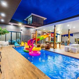 White Cloud & Brown Sand Luxury Pool Villa Cha-Am، فندق في تشا أم