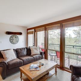Seventh Mountain Condo in Bend w/ Scenic Views!, hotel Bendben