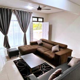 Suria Villa @ 5 mins A'famosa Resort, Hotel in Kampong Alor Gajah