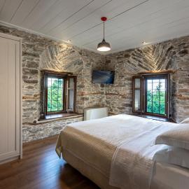 Mountain's Secret: Mouresi şehrinde bir otel