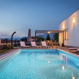 Villa Blue Lagoon - Private Pool and Whirlpool