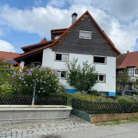 Am Brunnen，于伯林根的飯店