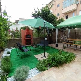 Casa Clara Oristano centro con giardino, hotel v destinaci Oristano