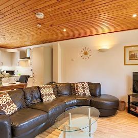 Oak Tree Lodge - A Romantic Getaway- Finlake Resort & Spa - Devon, hotel i Chudleigh