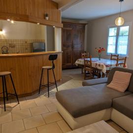 Maison rénovée près d'Angoulême avec jardin privé - FR-1-653-208