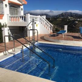Fantastisk 10+5bädds Villa i Torrox/Nerja -Spanien, hotell i Torrox
