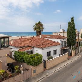 Beach Villa Cristina by HHBCN
