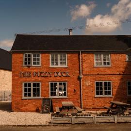 The Fuzzy Duck, hótel í Newbold on Stour