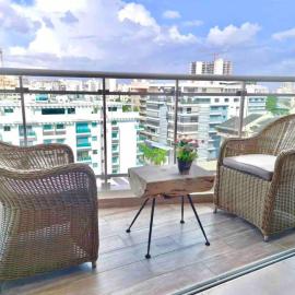 Stylish Centric Apt great View, hotel i Los Prados