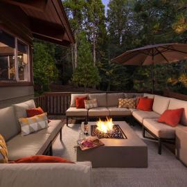 Large A-Frame Cabin (9 Beds, AC, + Lake Access), hotel u gradu 'Lake Arrowhead'
