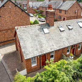 Hidden Gem Hideaway w/ Free Parking, hotel in Hough Green