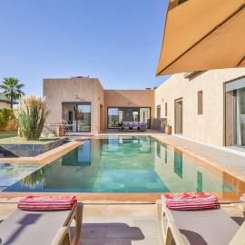 Villa Sakina, piscine Chauffée, ping-pong, cuisinière