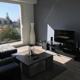 Superbe appartement proche Bordeaux pied du tram, hotel i Lormont