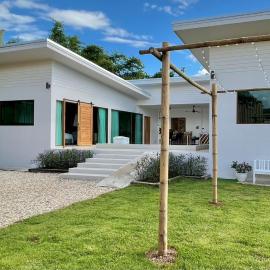 LOCO Pool Villa by Patra Agaligotel, hotel u gradu Fang