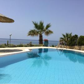 Villa Celine, hótel í Klorakas