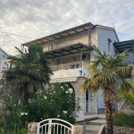 Apartment Jasna B, hotel in Omišalj