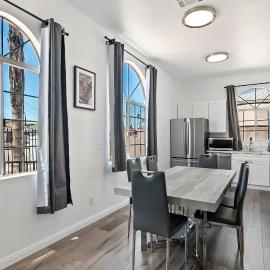 4 bed 2bath apartment near universal studio hollywood sleep 7