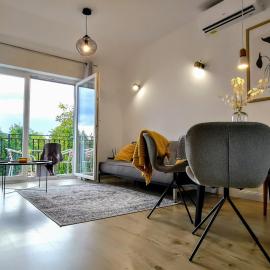 Konstancin Comfort - Twój Dom z Daleka od Domu, hotel in Konstancin-Jeziorna