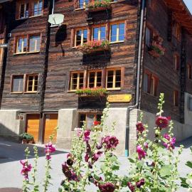Alpensonne, hotelli Reckingen - Gluringenissä