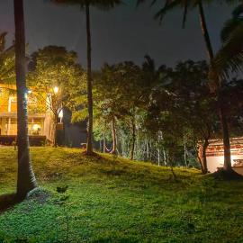 Elnora's Farm, hotel Lucbanban