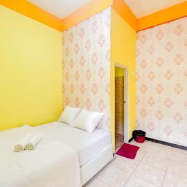 Brangkal में, होटल Sion Homestay Mitra RedDoorz near Terminal Kertajaya Mojokerto