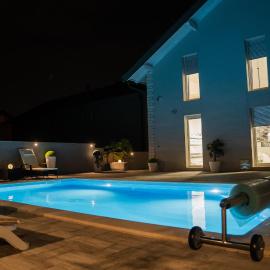 Villa J&J, hotel in Sesvete