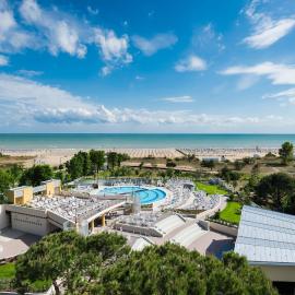 Laguna Park Hotel 4Superior, ξενοδοχείο σε Μπιμπιόνε
