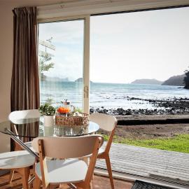 Karaka Bay Lodge, hotel in Great Barrier Island