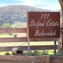 Belaradah on Stefani Estate Winery, hotel in Healesville