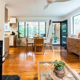Woodlands Seaside - An Avoca Beach Retreat with Separate Studio, hotel din Avoca Beach