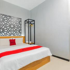 RedDoorz @ Manukan Surabaya, hotel u gradu Surabaja