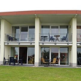 Großzügige Wohnung mit zwei Bädern, Terrasse und Balkon