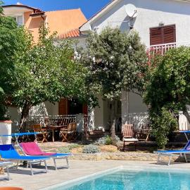 Villa Barbat 28, hotel in Barbat na Rabu