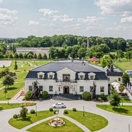 Dworek Komorno, hotel a Komorno
