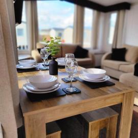 Golden Palm Getaway's PG143, hotel in Skegness