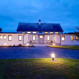 Dillon School House - Luxury in the countryside, hotel di Roscommon