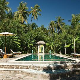 Cili Emas Oceanside Resort