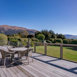 Hāwea Lakehouse - Lake Hāwea Holiday Home, hotel in Lake Hāwea