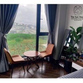 The Sun House, hotel a Ấp Kim Thạch