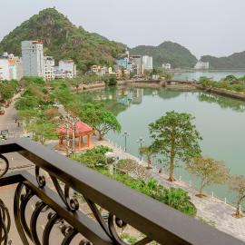 Sea Balcony Hotel, hotel u gradu 'Cat Ba'