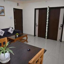 Staeg Heart of City 2BHK - 201, hotel in Indore