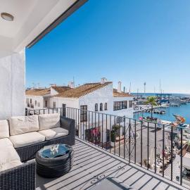 Puerto Banus Front Line 2 bedroom apartment